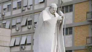 El Papa prolonga el seu ingrés a causa d’un quadre clínic "complex"