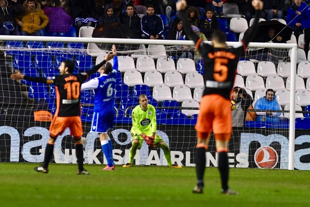 El Dépor cae en Riazor ante el Valencia