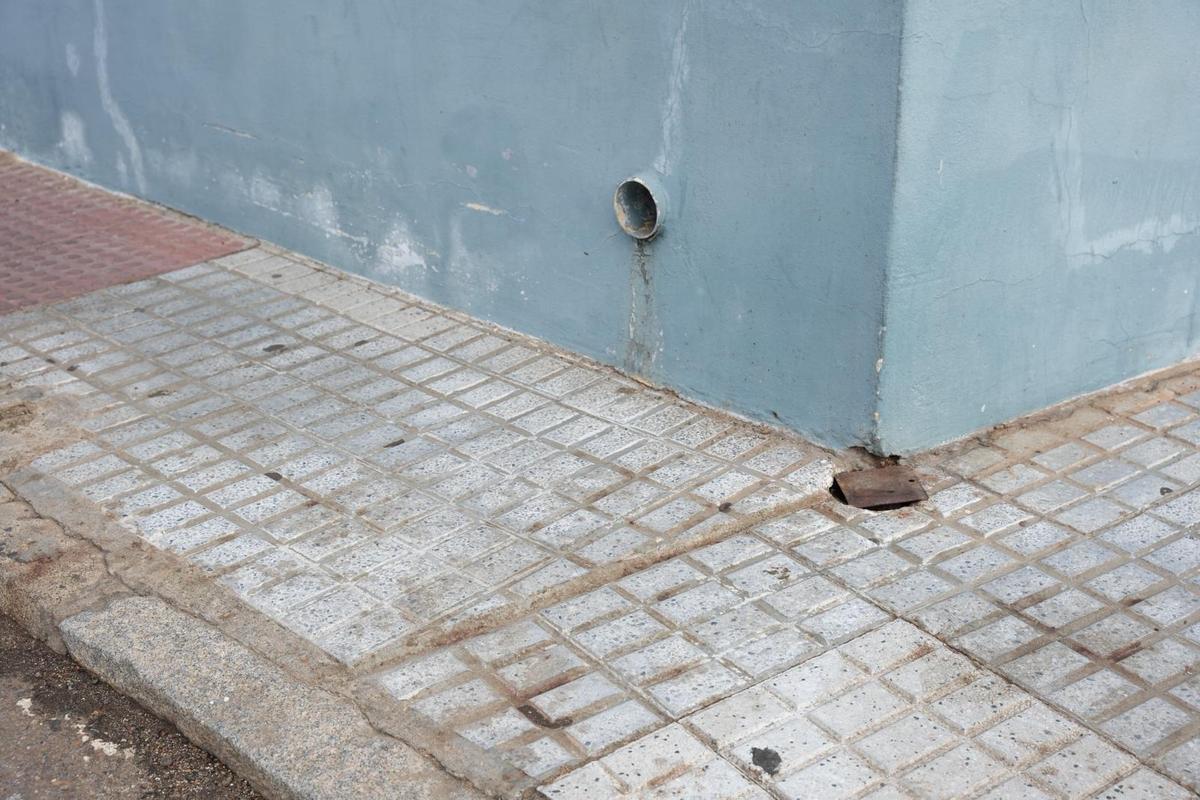 Detalle del suelo donde se encontraron restos de sangre, ya retirados.