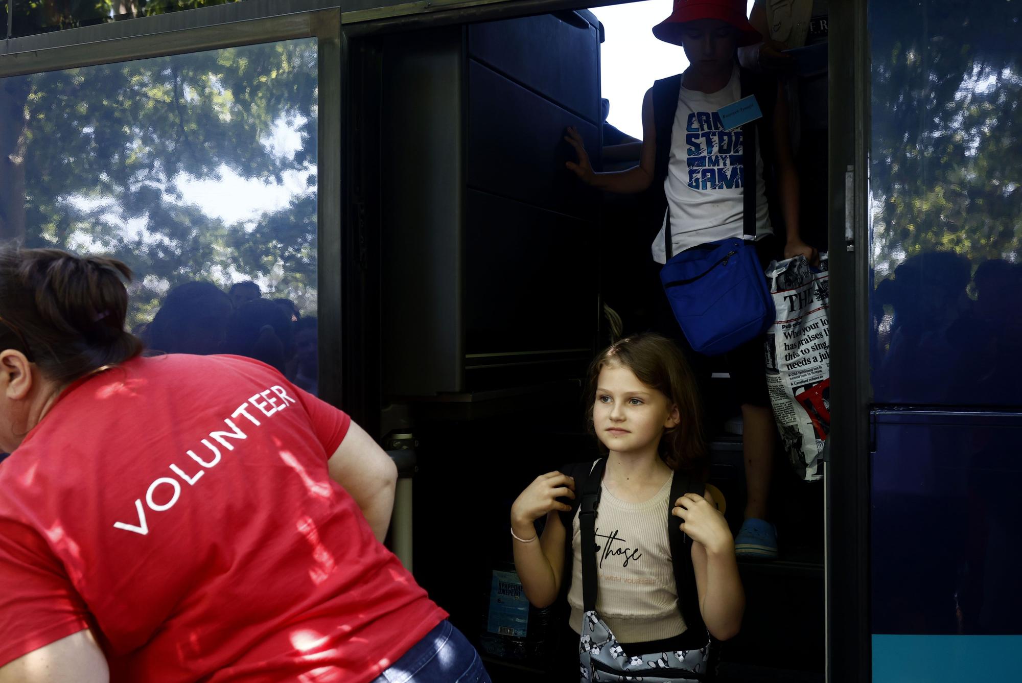 53 niños ucranianos llegan para pasar el verano en familias de acogida