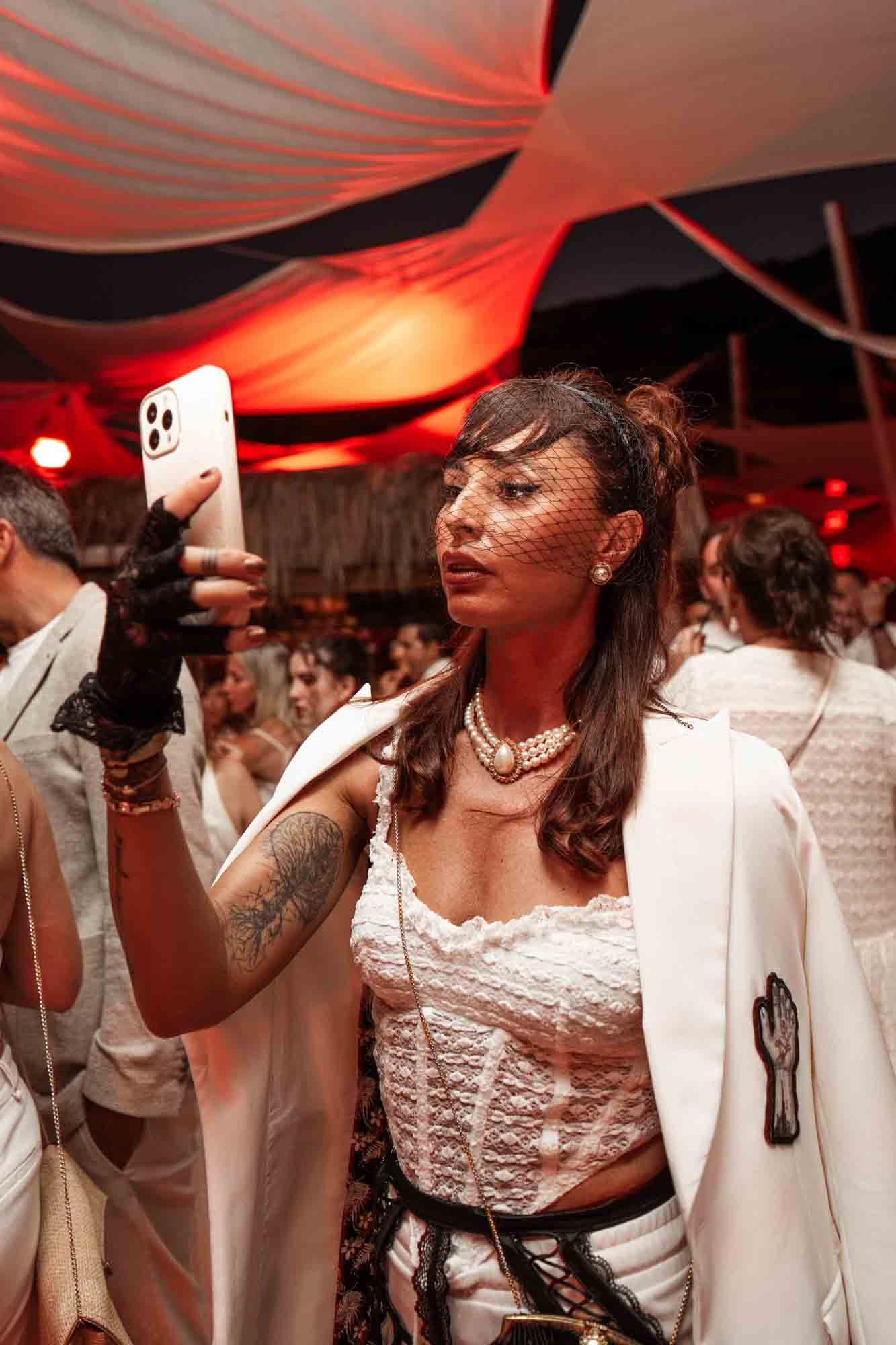 Puntapiedra reabre sus puertas con la fiesta que marca el inicio del verano 2025 en Alicante