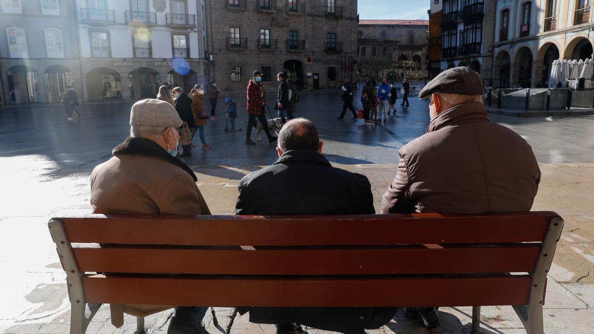 Mayores avilesinos, en El Parche.