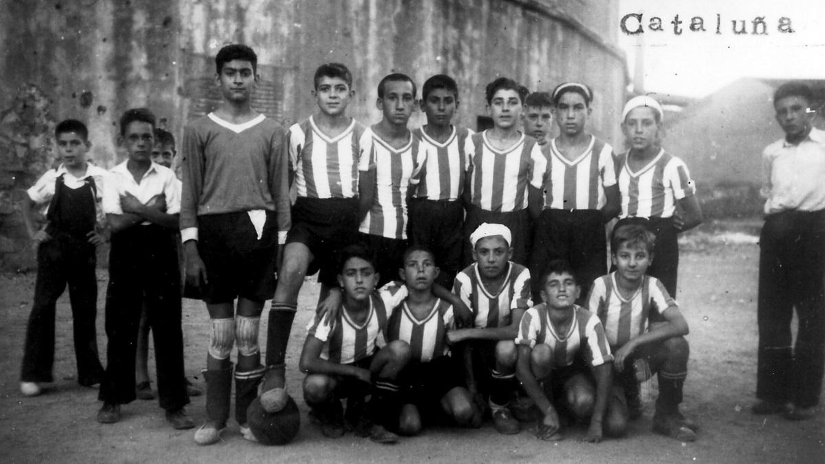 Plantilla del equipo El Torín, de la Barceloneta, en 1934.