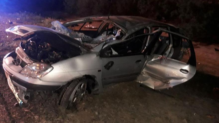 Dos fallecidos y tres heridos tras salirse de la vía en la A-66 cerca de Plasencia