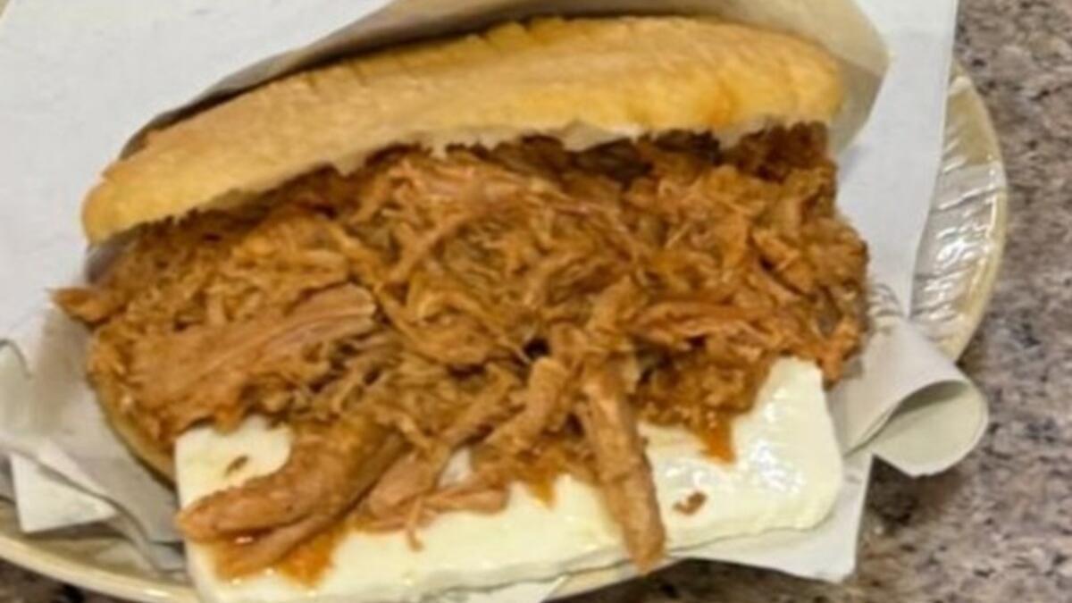 Areoa Rellerna El rincón de Tenerife que sorprende con una arepas enormes de cochino y ...
