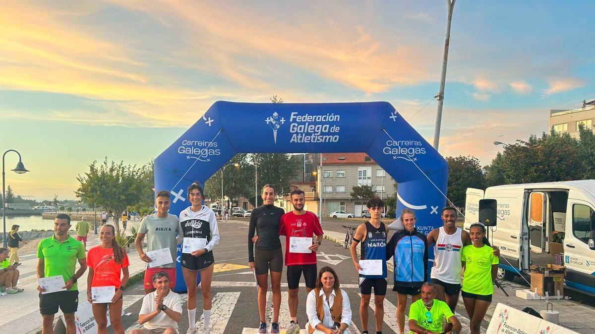 Podio de la Milla urbana celebrada en Cambados el pasado viernes