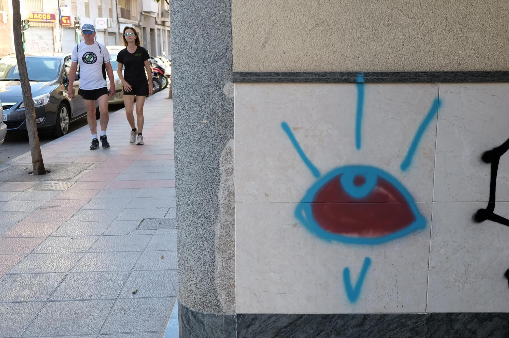 Las pintadas de ojos que marcan Elche