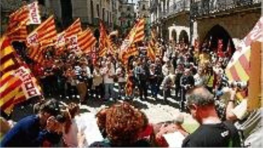 Els gironins surten al carrer en el  Primer de Maig més multitudinari