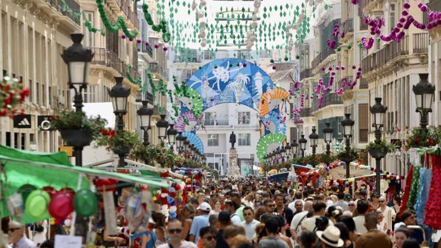La Feria de Málaga toma el Centro a pesar del calor