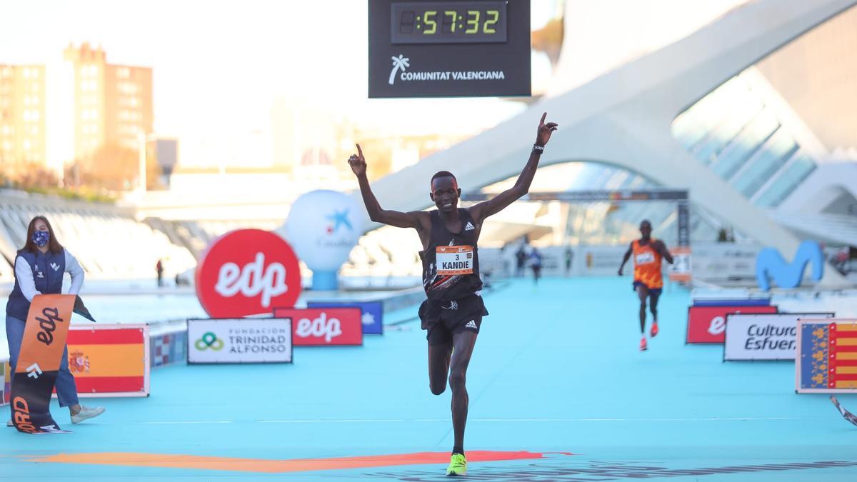 Maratón Valencia 2020: las imágenes del maratón y el Medio Maratón