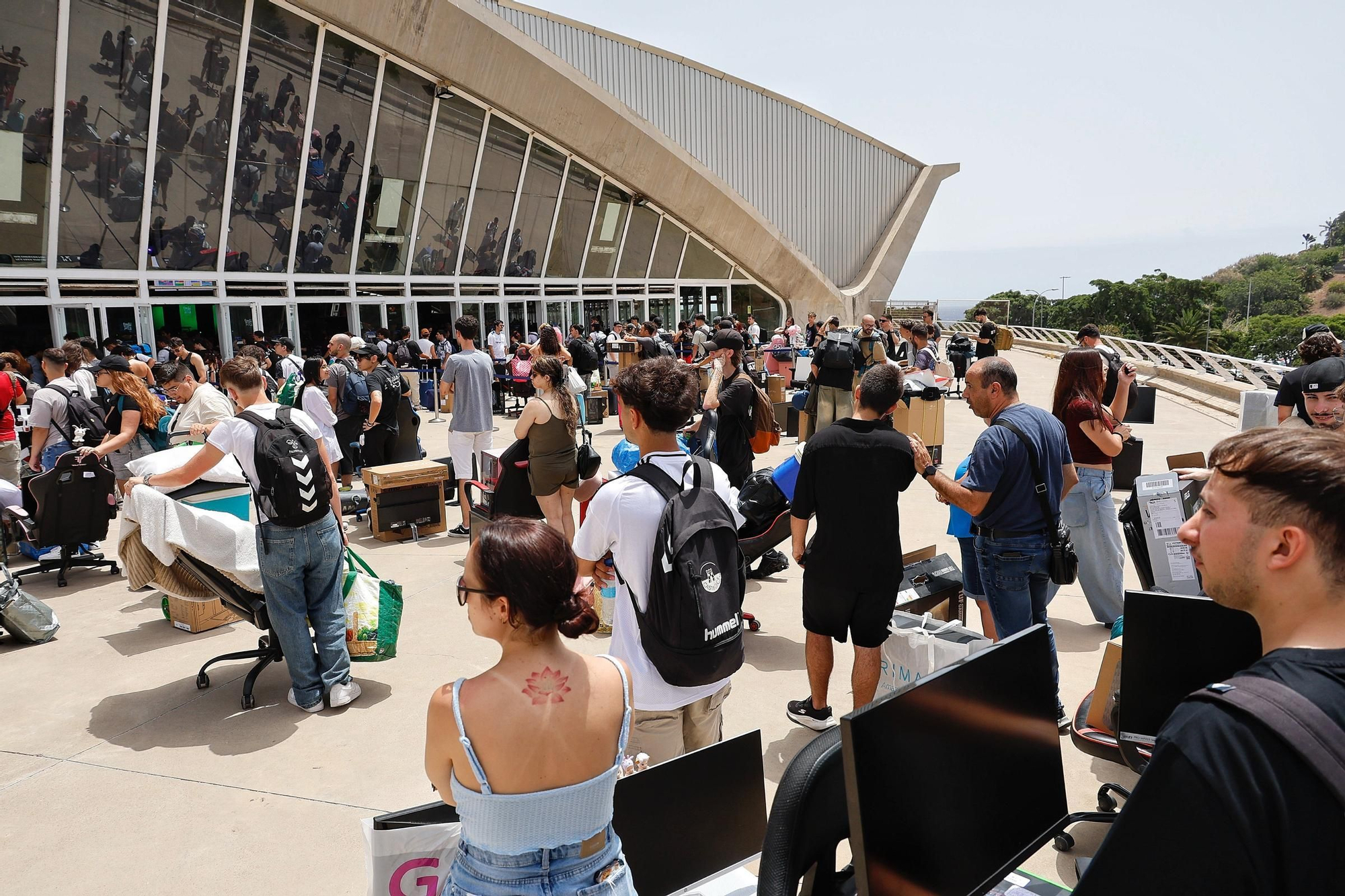 Llegada de los participantes y personas que se quedan a dormir en la TLP