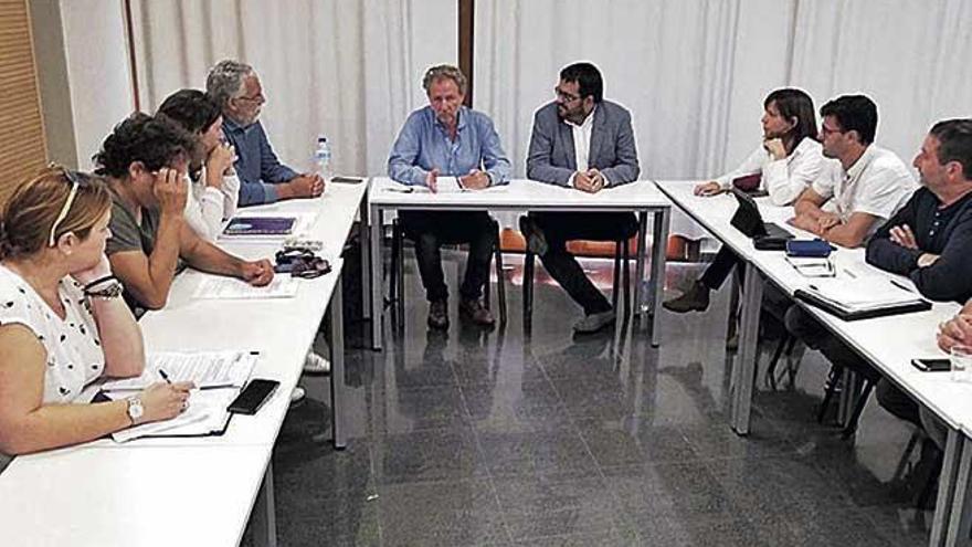 La Asamble de Alcaldes se reunió ayer con el conseller de Medio Ambiente, Vicenç Vidal.