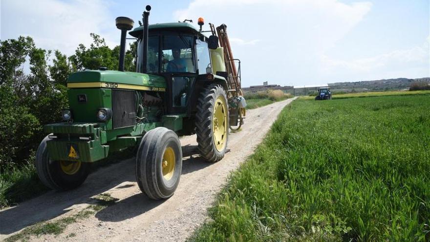 Muere un hombre en Riodeva al volcar su tractor y quedar atrapado debajo