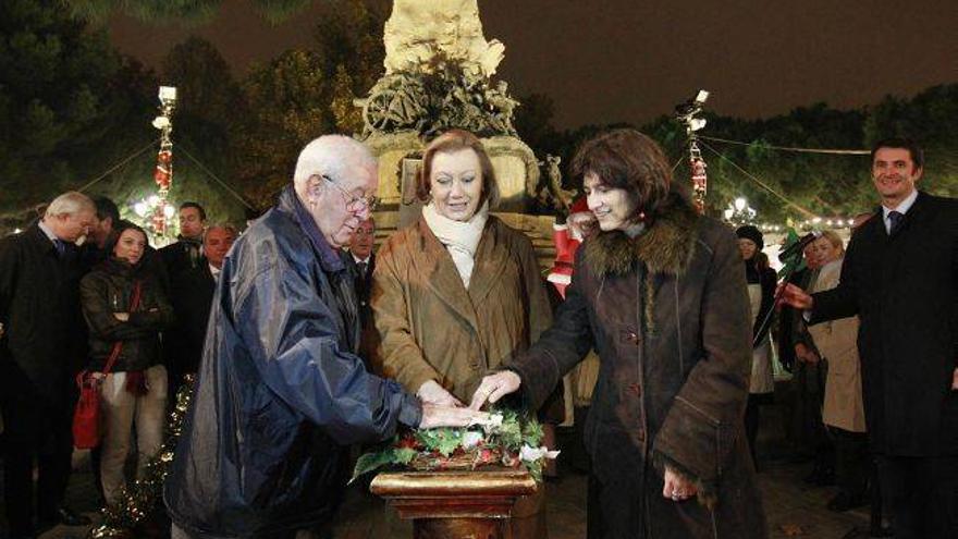 Volvió la luz al mercadillo contra el cáncer