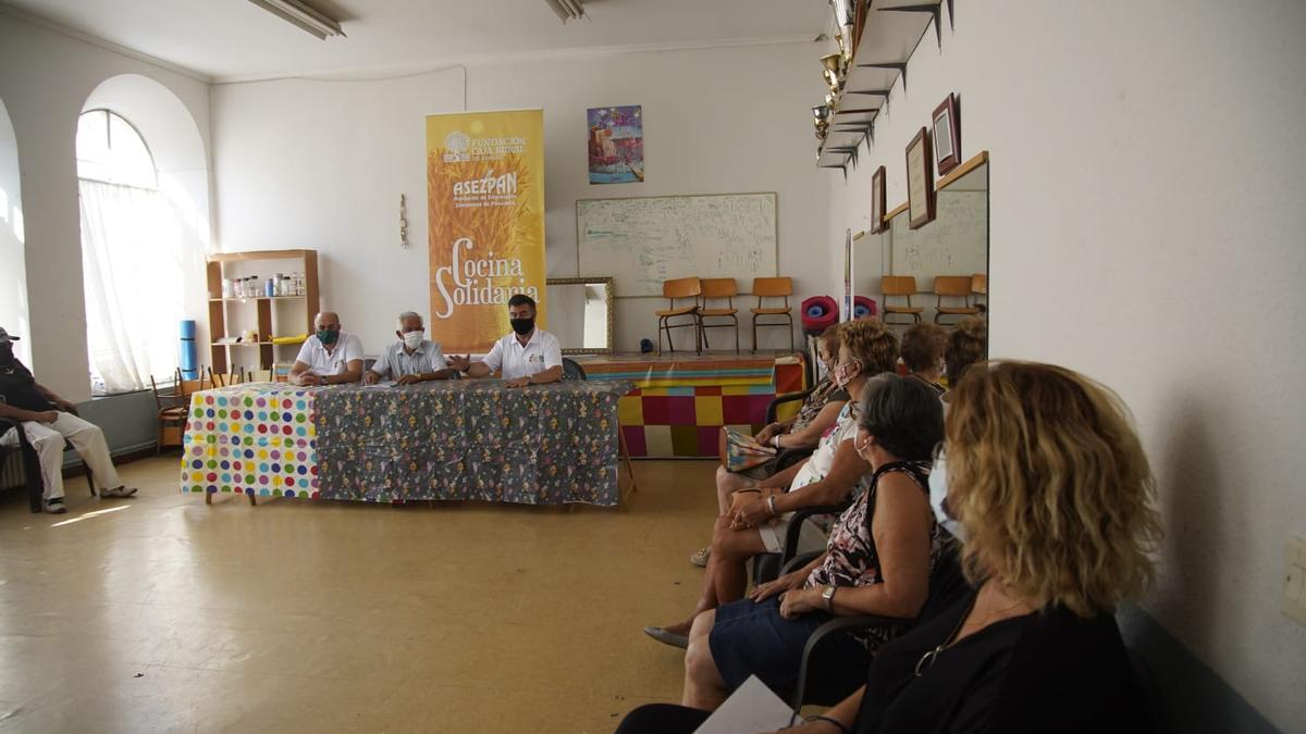 Cocina solidaria de Caja Rural y Asezpan.