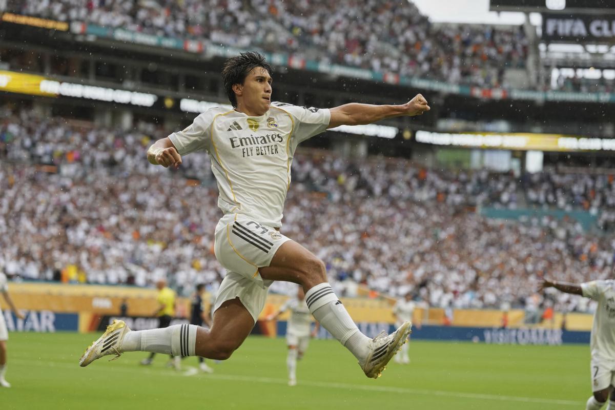Gonzalo García celebra su gol con el Real Madrid.