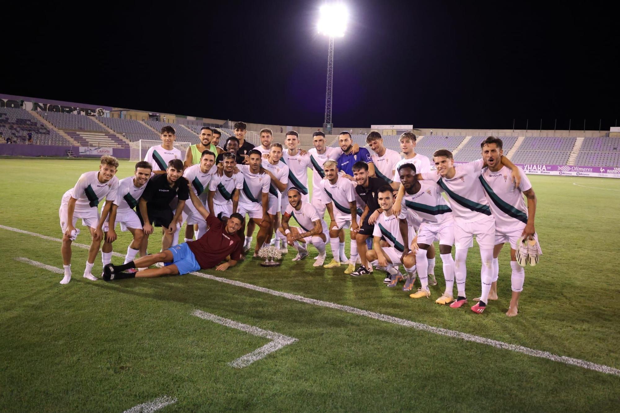 El Jaén - Córdoba CF del Trofeo Ciudad del Olivo, en imágenes