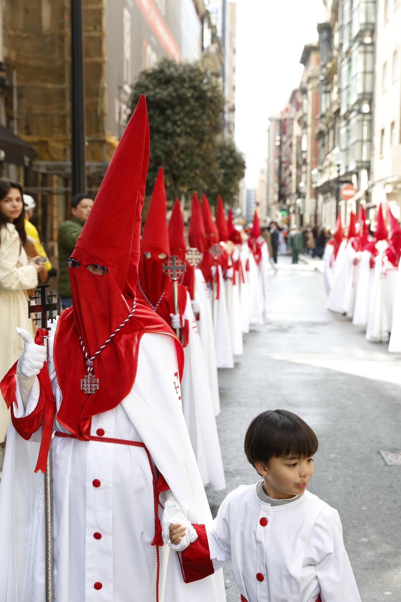 Así fue la procesión del Encuentro del Domingo de Resurrección en Gijón (en imágenes)