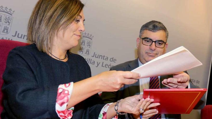 Milagros Marcos, ayer durante la firma de un protocolo sobre productos agroalimentarios en Valladolid.