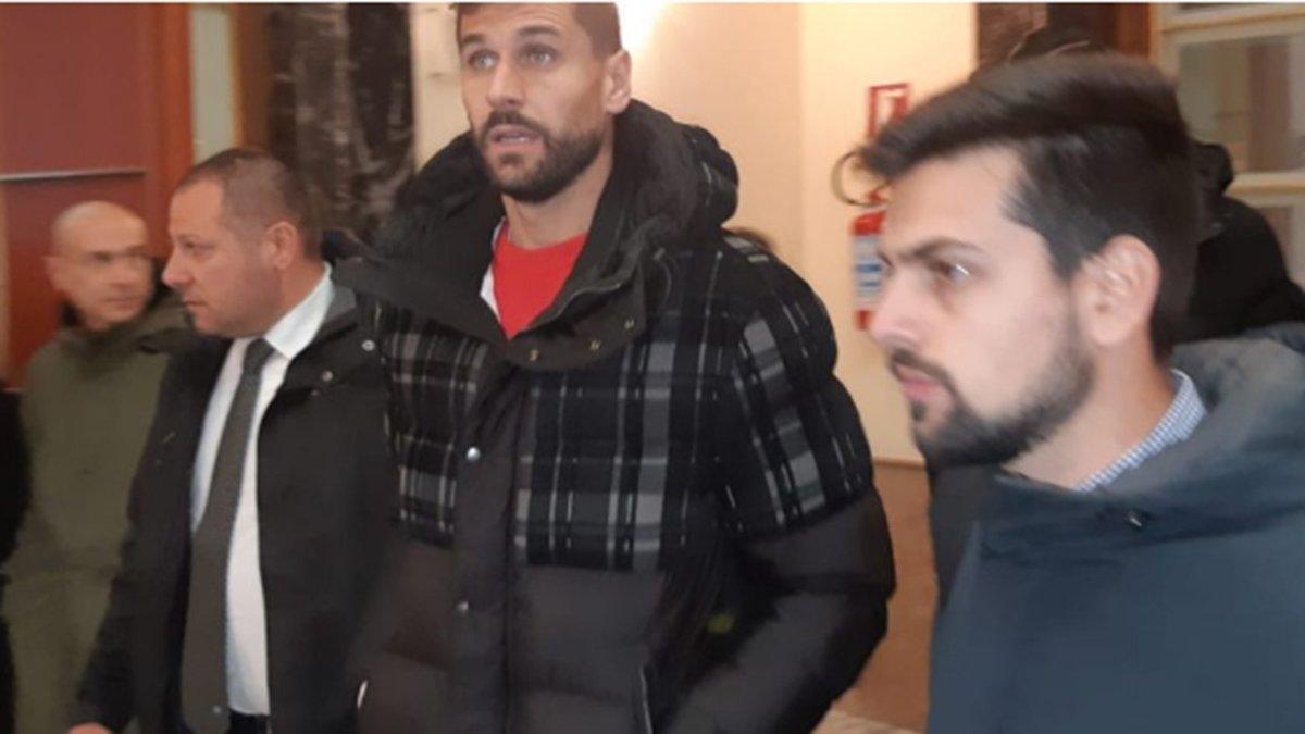Fernando Llorente se acercó al hotel de concentración del Barça en Nápoles