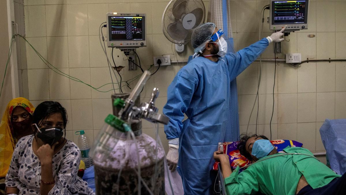 Pacientes de covid en un hospital de la India.