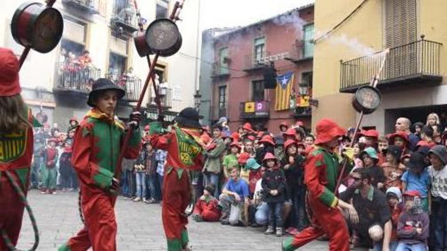 Salt de maces de la Patum Infantil, el divendres de Corpus de l&#039;any passat