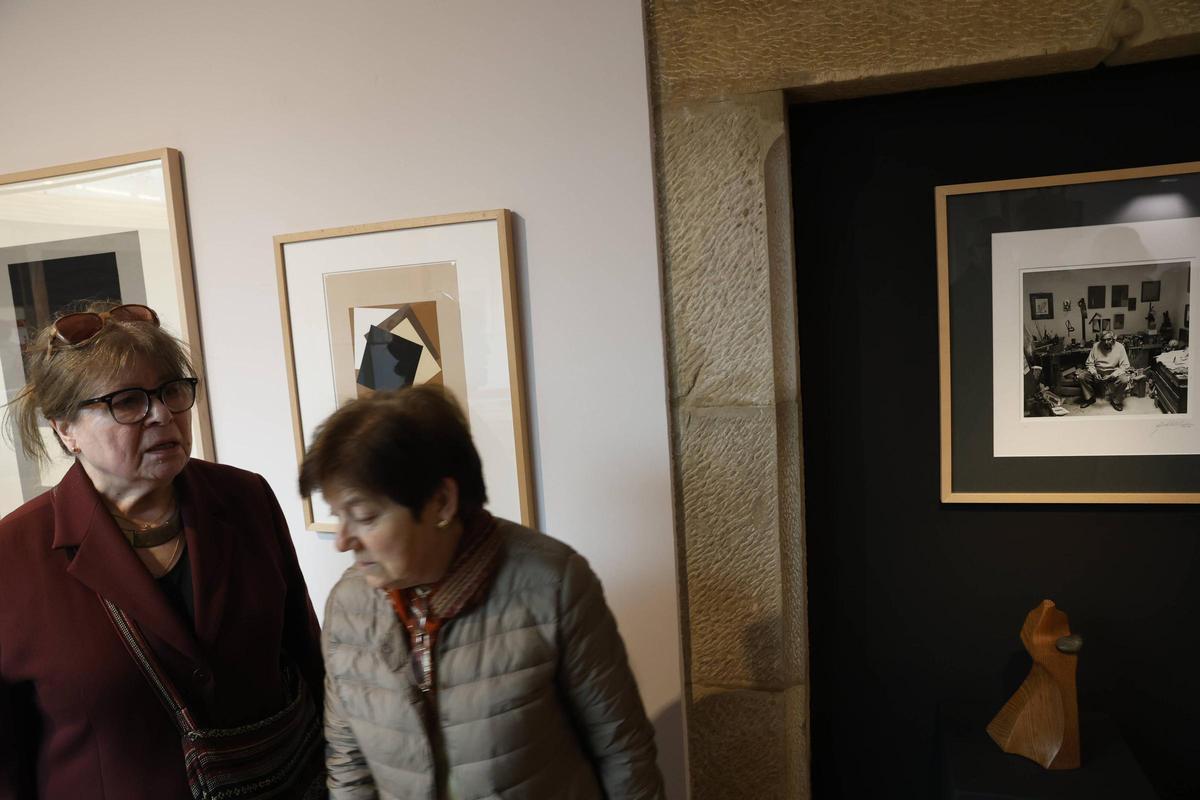 La Casa Natal de Jovellanos inaugura una exposición de homenaje al escultor Amador Rodríguez (en imágenes)