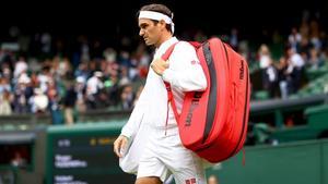 Federer renuncia a seguir i es torna a operar el genoll