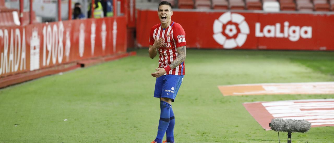 Djuka celebra un gol con el Sporting