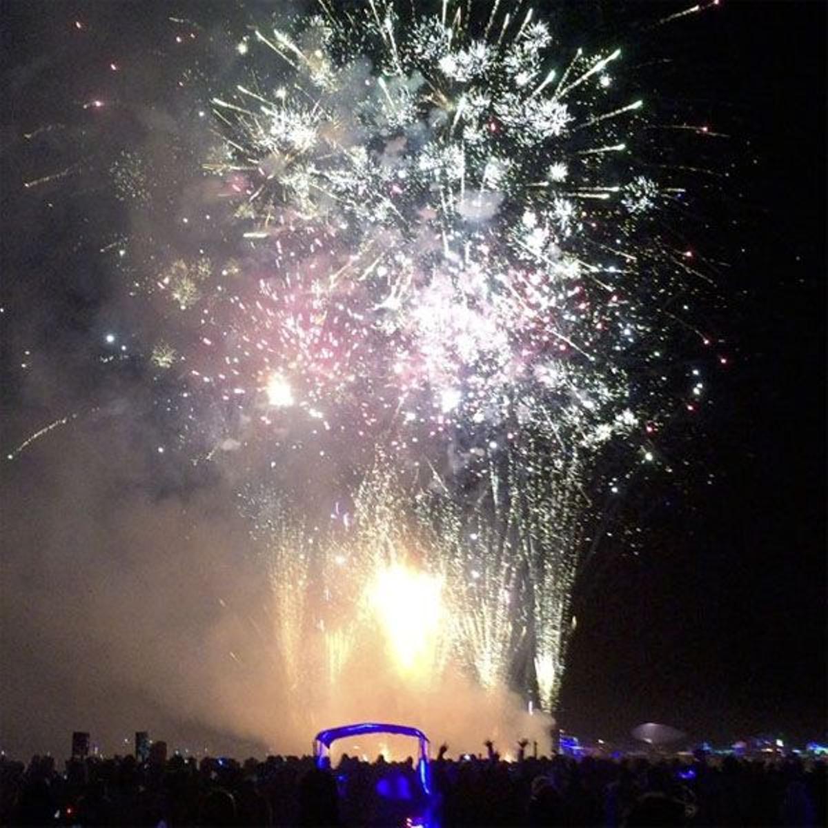 Los 'Fireworks' de Katy Perry en Burning Man 2015
