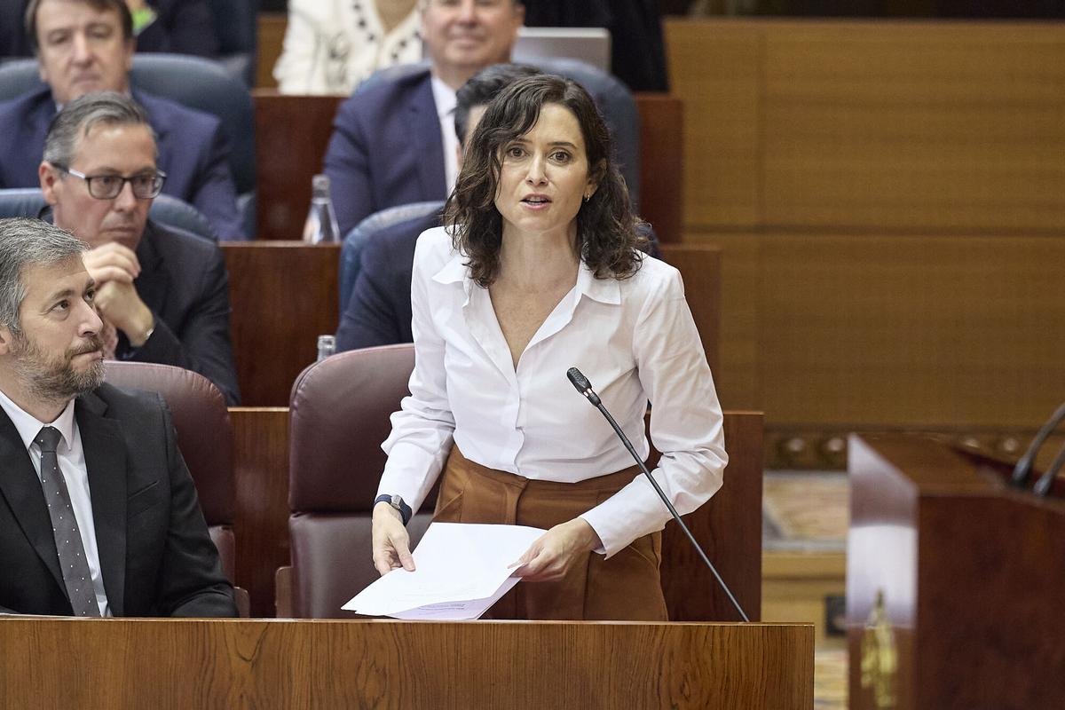 La presidenta de la Comunidad de Madrid, Isabel Díaz Ayuso, durante el pleno de la Asamblea.