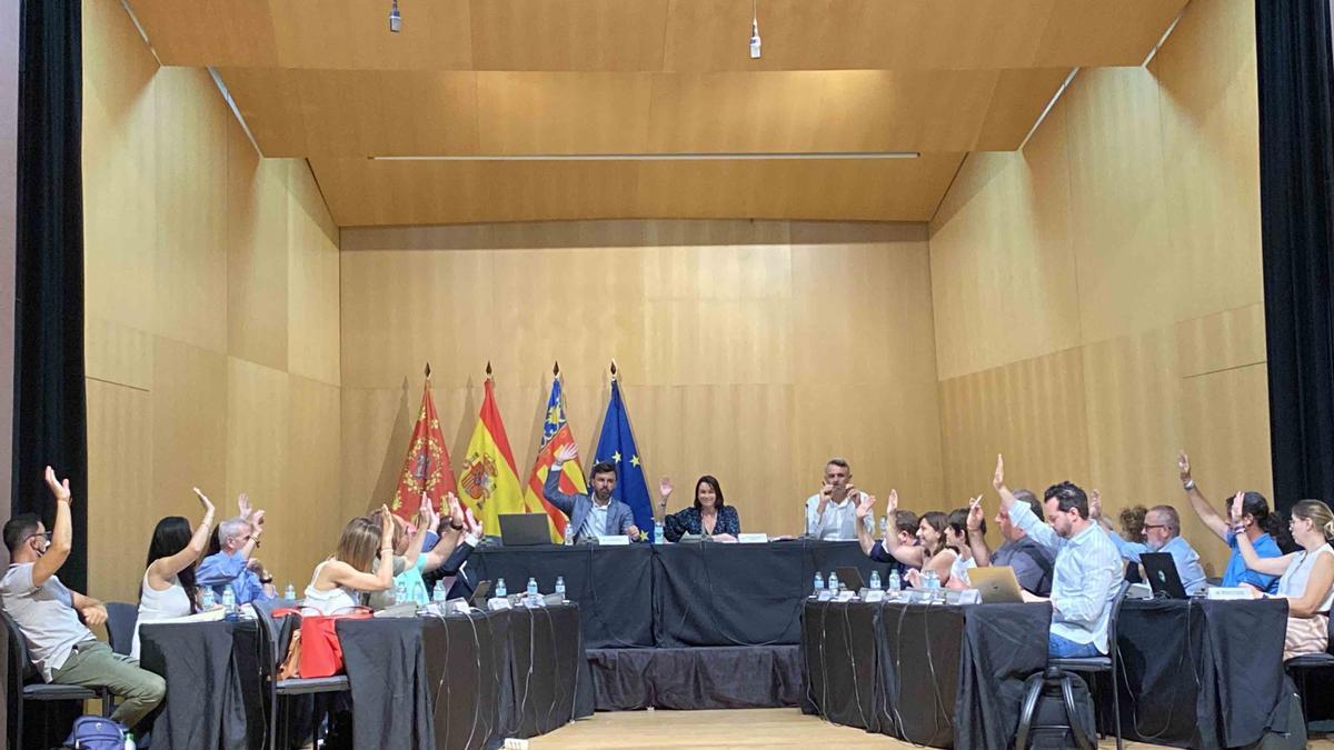 Momento de la votación del síndico portador de la Enseña del Oriol