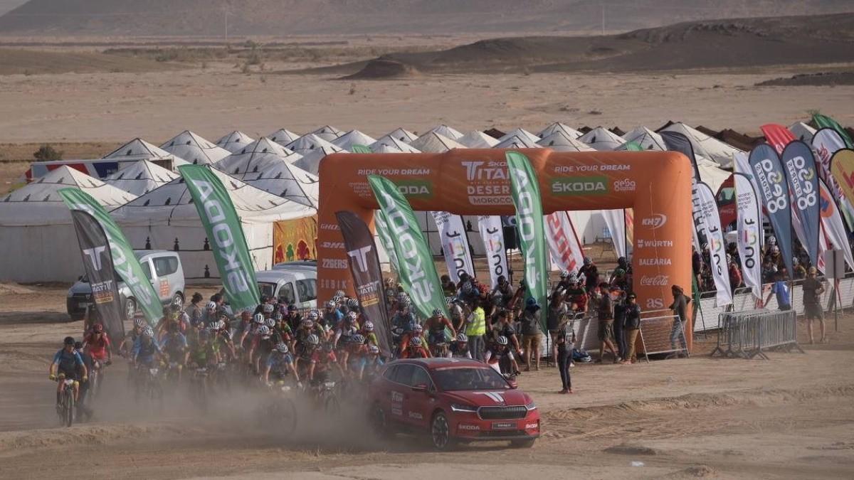 Imagen de los participantes en la Titan Desert