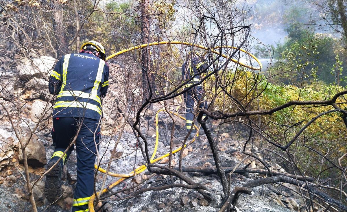 Imagen de archivo de la extinción de un incendio en la Marina Alta