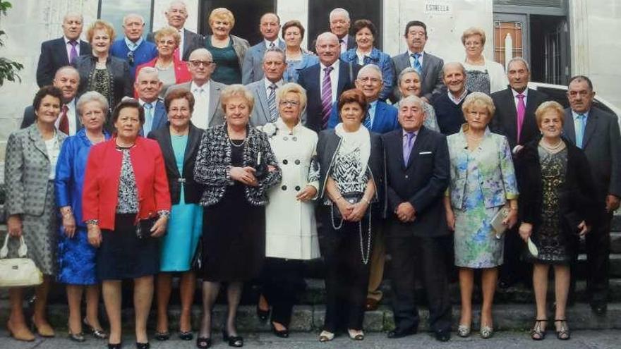 La foto de familia de la reunión de los quintos del 58, el año pasado.