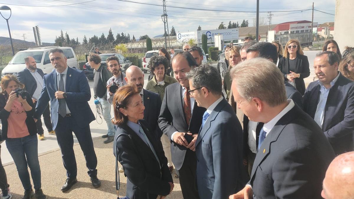 Félix Bolaños ha visitado las instalaciones de Adipa en Antequera.