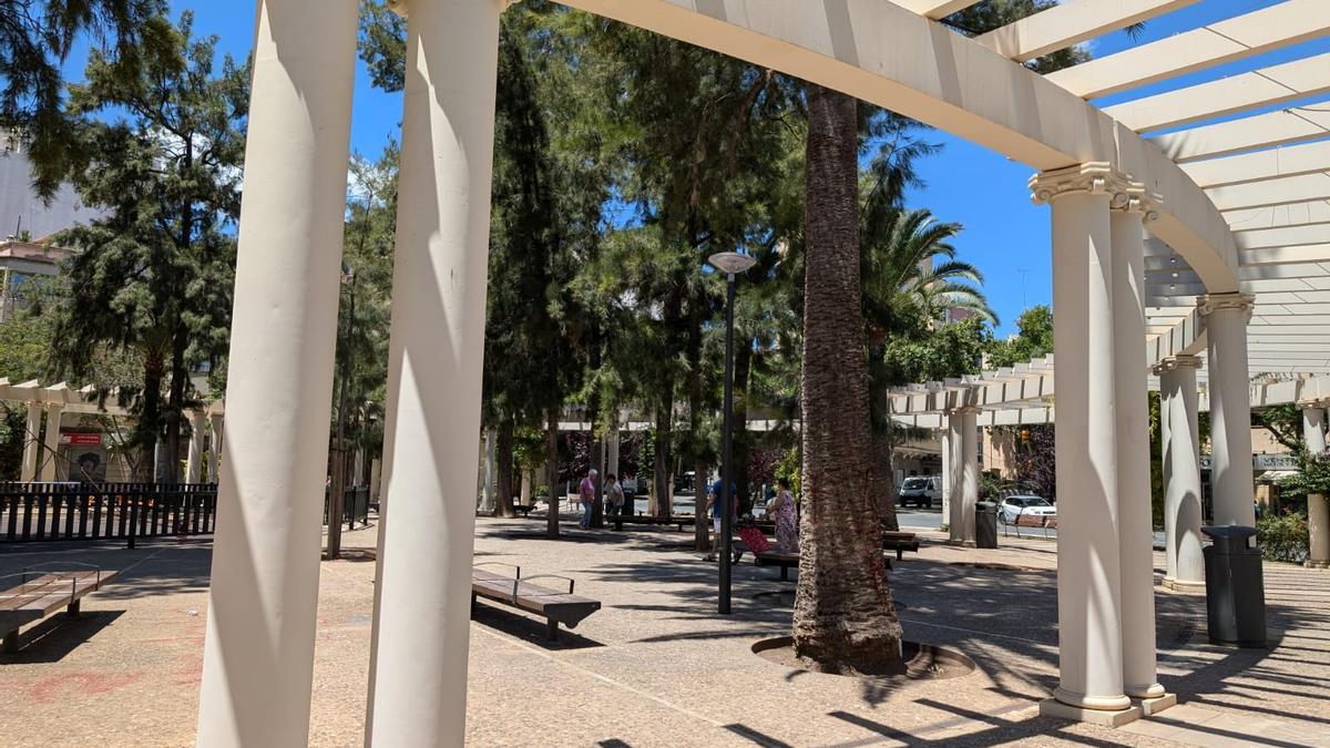 Imagen de la plaza de las Columnas de Palma, de nuevo limpia y sin pintadas vandálicas