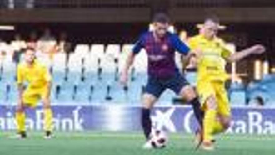 Una acció del partit que ahir va enfrontar al Miniestadi el Barça B i l&#039;Olot.