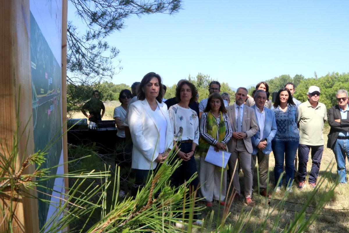 Sílvia Paneque i la resta d'autoritats aquest divendres a Ordis.