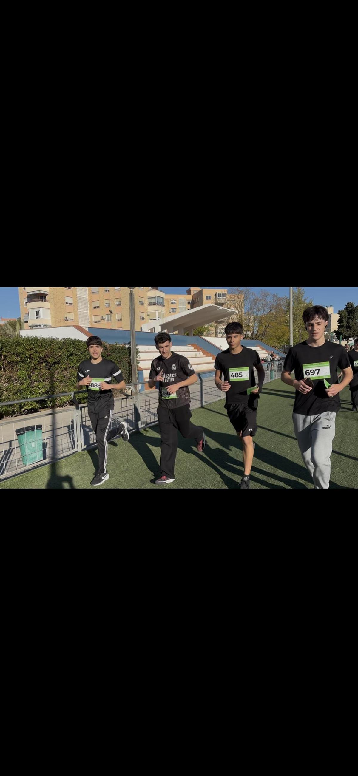 Alumnos que han participado en la carrera solidaria