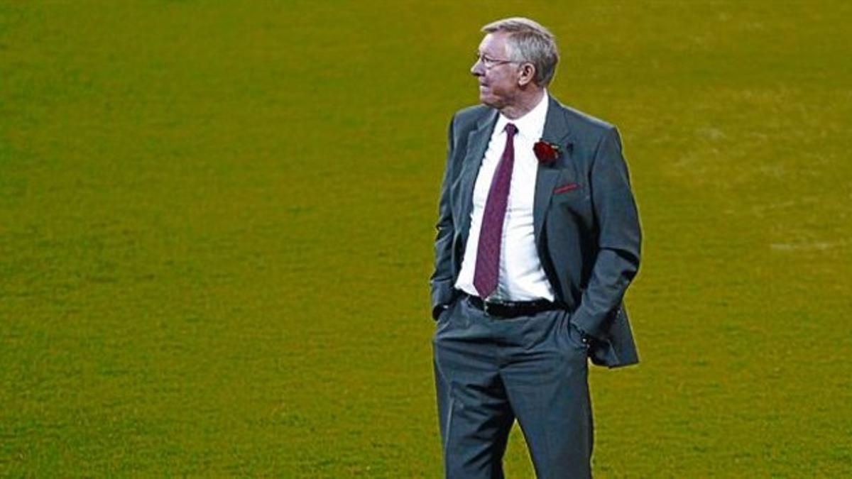 Ferguson contempla, impotente, el partido desde su área técnica, ayer en Wembley.