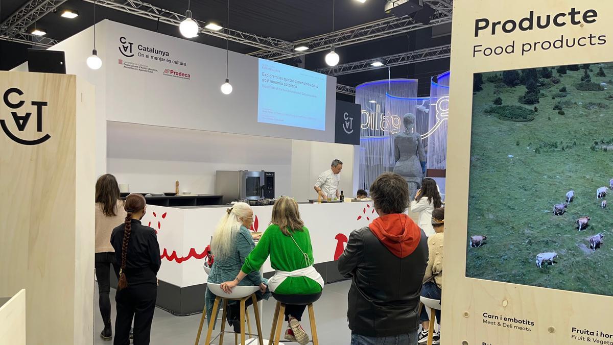 Taller del chef Sergio Torres en el estand de Prodeca en Alimentaria.