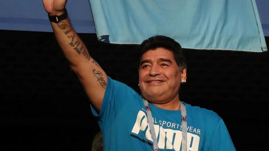 El entrenador de Gimnasia y Esgrima La Plata, Diego Maradona.