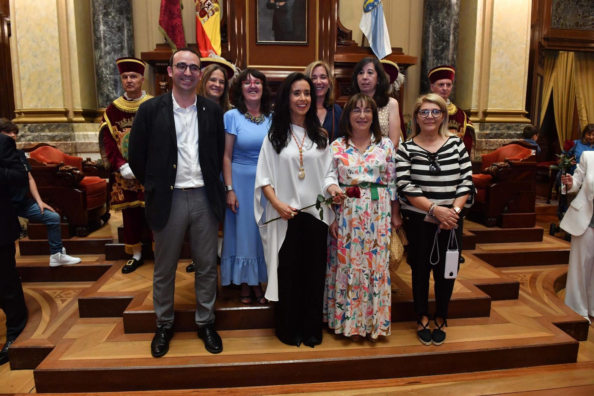 Investidura Inés Rey: La alcaldesa de A Coruña jura su cargo por ...