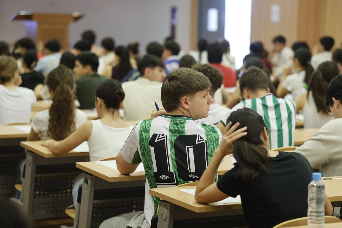La primera jornada de la PAU, en imágenes