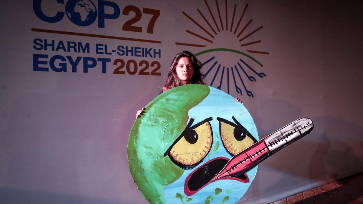 Conferencia sobre el cambio climático durante la COP27.