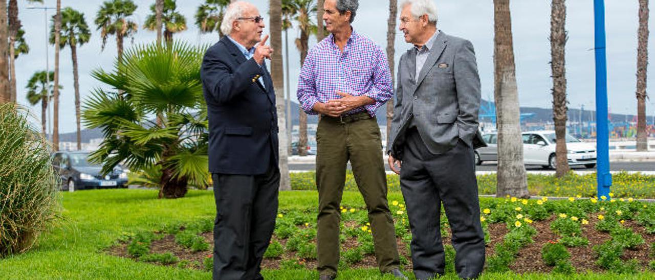 De izquierda a derecha, Fermín Monzón, Manuel Jorge y José Suárez.