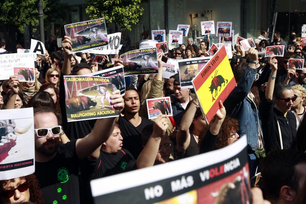 Manifestación y performance antitaurina en Valencia