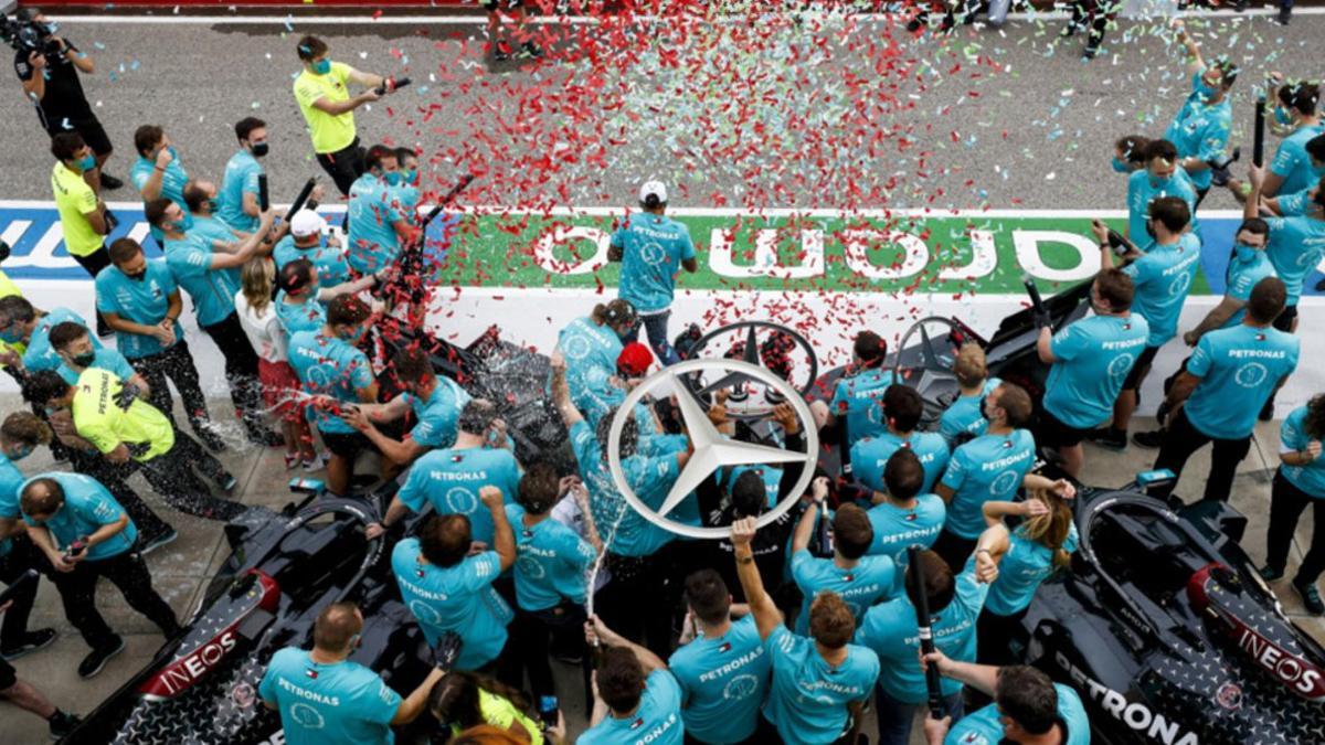 La celebración del séptimo título de constructores de Mercedes