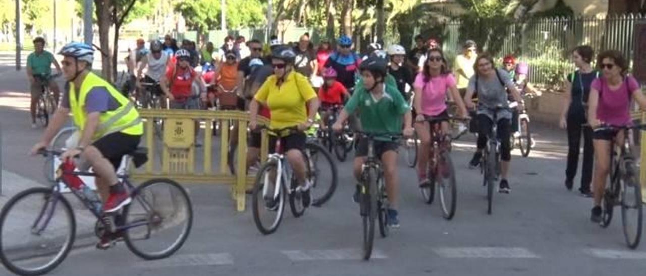 La vuelta en bici   clausura la Semana  de la Movilidad